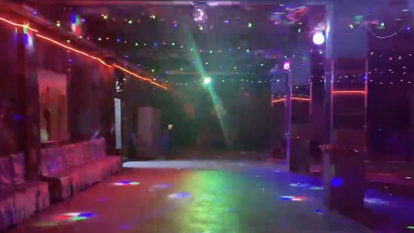 《漠河舞厅》内部原来长这样！老板在舞厅回忆老人独舞情形