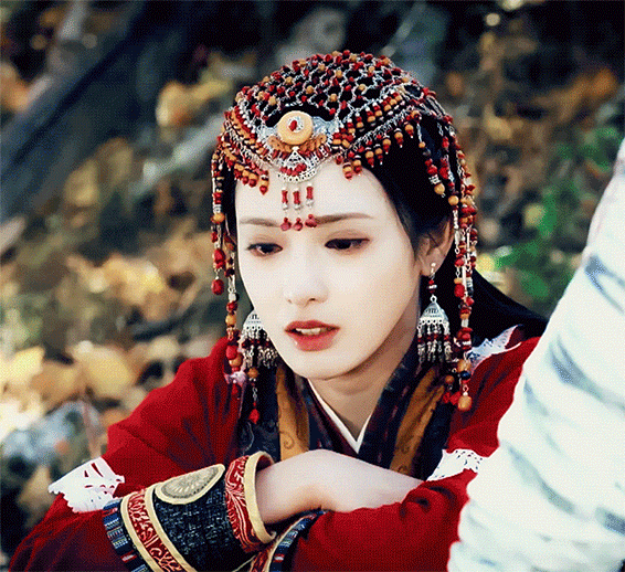鞠婧祎,又开始装仙女了