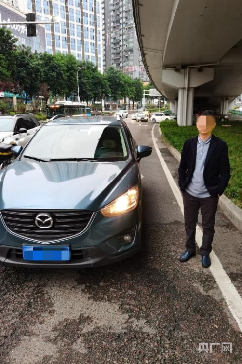 严罚胆大家长无证驾驶开车送孩子上学