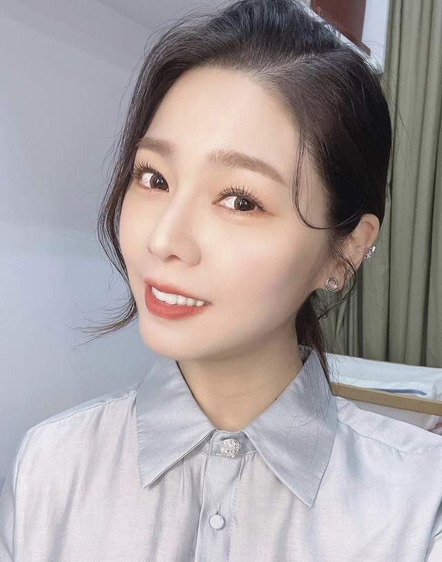 白家绮忆生四胎艰辛患肠胃炎产女后暴瘦今与二婚老公生活幸福