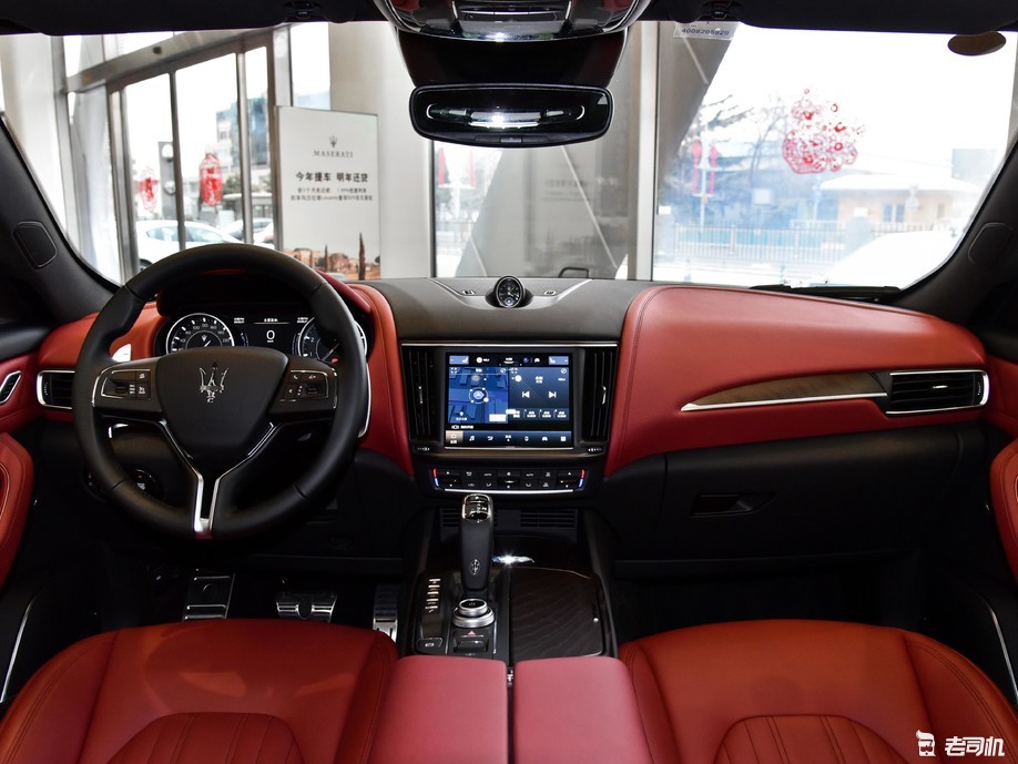 储物空间堪比mpv小哥带你一起看玛莎拉蒂levante