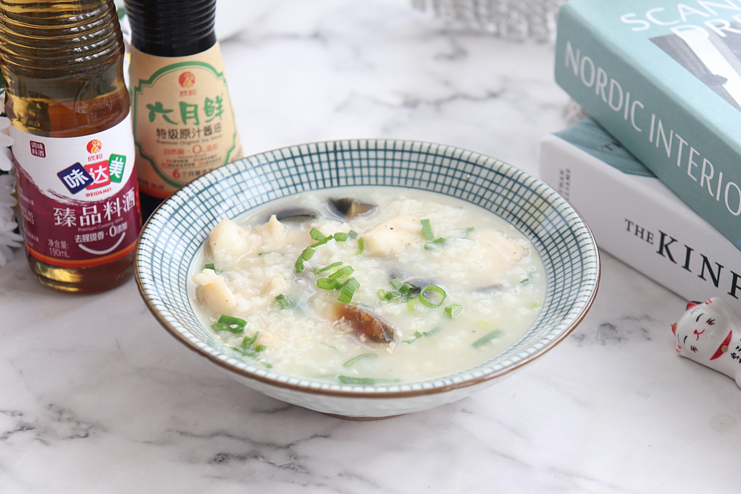 将皮蛋和鱼肉一起熬粥营养鲜美好消化好吸收肠胃无负担