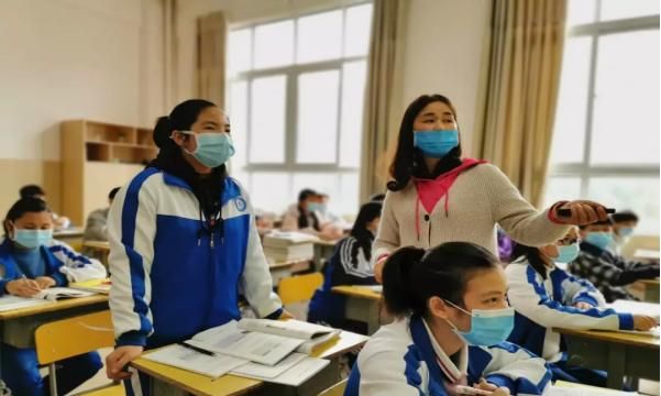 初高中生“逢二必乱”,学霸也会跌落神坛?坚持住中二症不能犯了休闲区蓝鸢梦想 - Www.slyday.coM