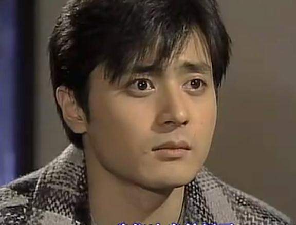 很多人第一次认识张东健,应该都是在电视剧《天桥风云》和《医家兄弟