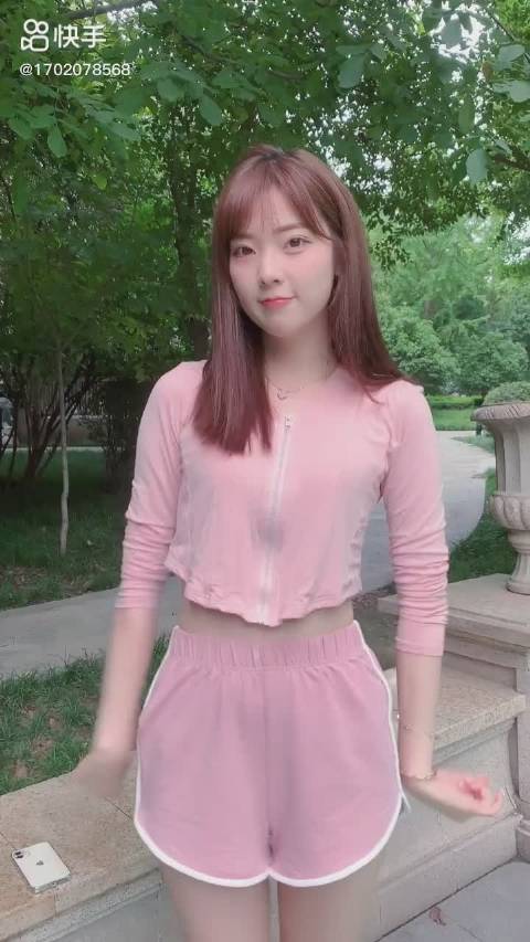 春晓本人: 听说你们喜欢干净的女孩子我把钱花干净了