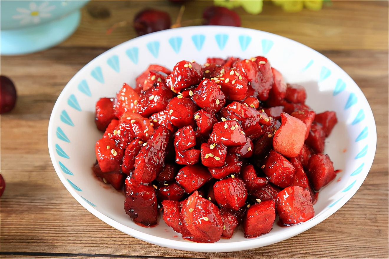 宫廷樱桃肉:色泽红亮,酸甜解腻,喜庆年夜菜|山楂|樱桃肉|酸甜_新浪