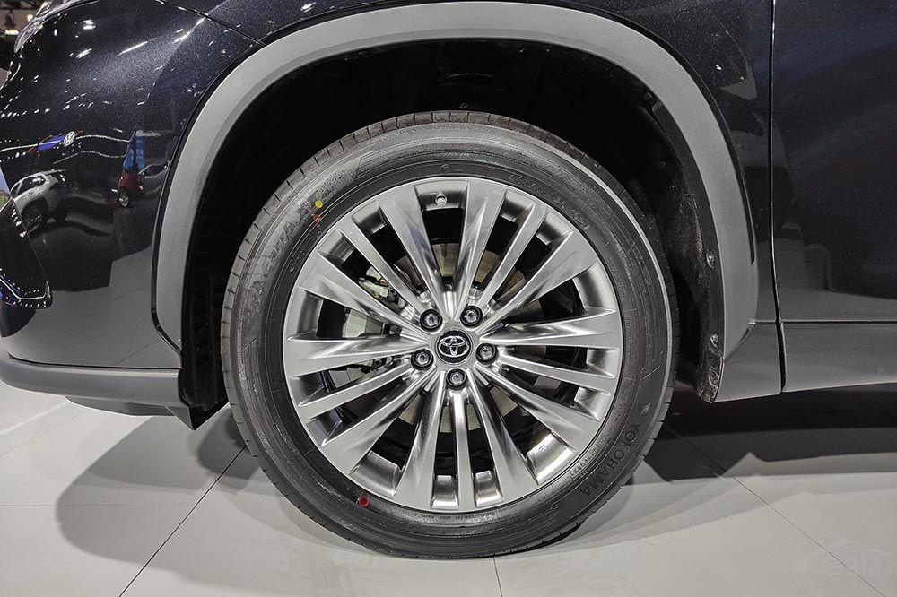 福特EVOS对比丰田汉兰达：到底谁更香一看便知