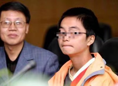 13岁少年手抓飞机起落架,万米高空从昆明飞到重庆,后来怎样了?休闲区蓝鸢梦想 - Www.slyday.coM 13岁少年手抓飞机起落架,万米高空从昆明飞到重庆,后来怎样了?休闲区蓝鸢梦想 - Www.slyday.coM