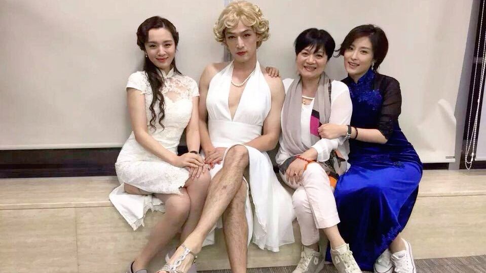 5位"男扮女装"的男星,王源毫无违和感,胡歌简直让人捧腹大笑|女装|乐