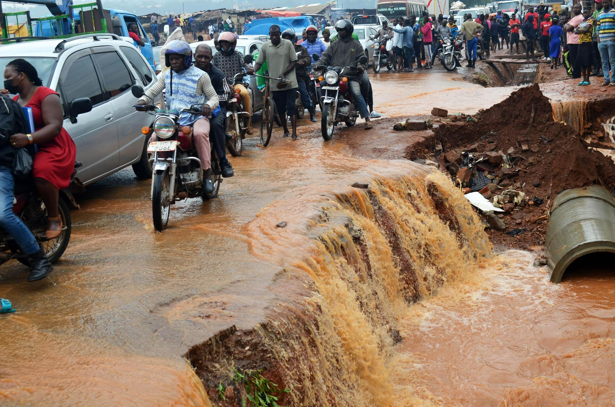 洪水侵袭乌干达坎帕拉