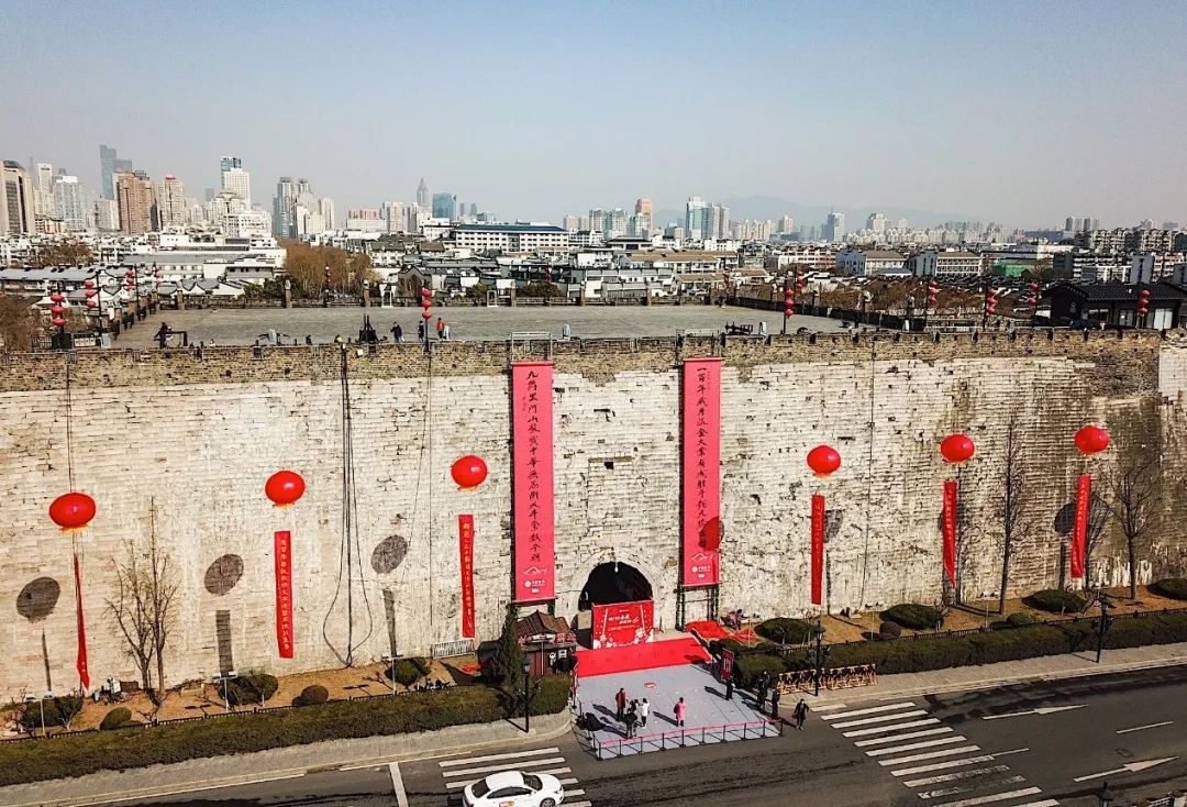 南京13座城门全球征集2022壬寅年春联首次加入汉西门