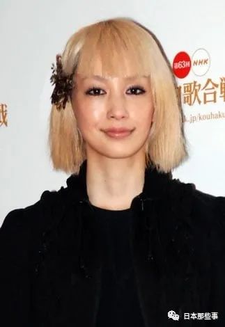 销量突破百万,中岛美嘉也因此获得了不少奖项肯定,包括日本唱片大赏的