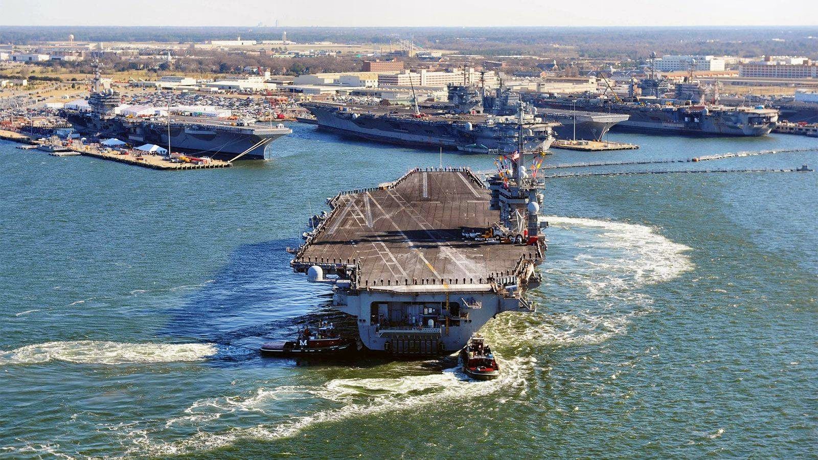 它就是1970年动工75年下水造价45亿美元的艾森豪威尔号航母