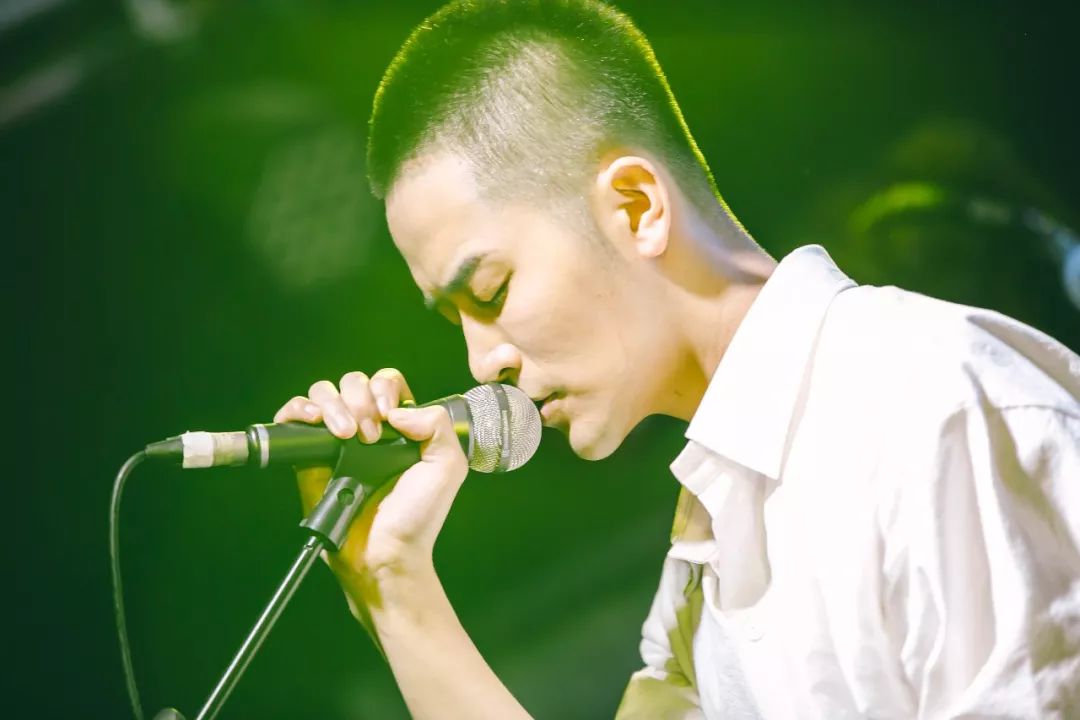 柳爽回应漠河舞厅走红一场火灾一个爱情故事献给爱过的人