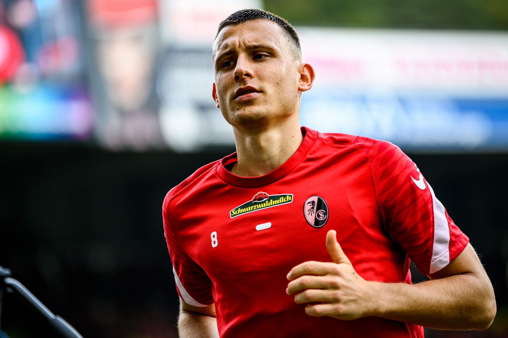 德甲官网专访埃格施泰因不败开局实至名归梦想参加欧冠