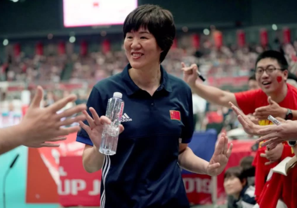 卸任中国女排主帅的郎平再度现身，养好身体或可重掌国家队休闲区蓝鸢梦想 - Www.slyday.coM