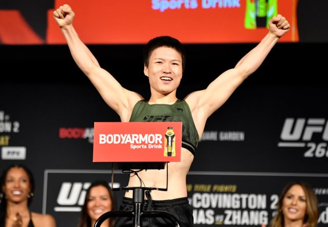 美媒扬言张伟丽没资格这么快挑战罗斯ufc为中国市场牺牲饼干姐