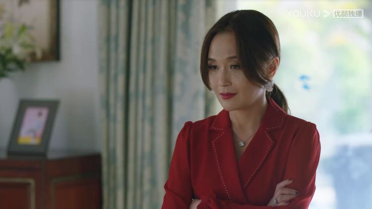 基兰的扮演者叫柴鸥,曾经出演过《金婚》里的角色方卓娅,提到这个角色