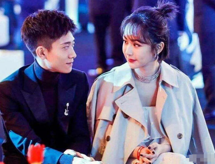 杨紫张一山闹掰不信李现发旧照祝她29岁生日被调侃手机内存大