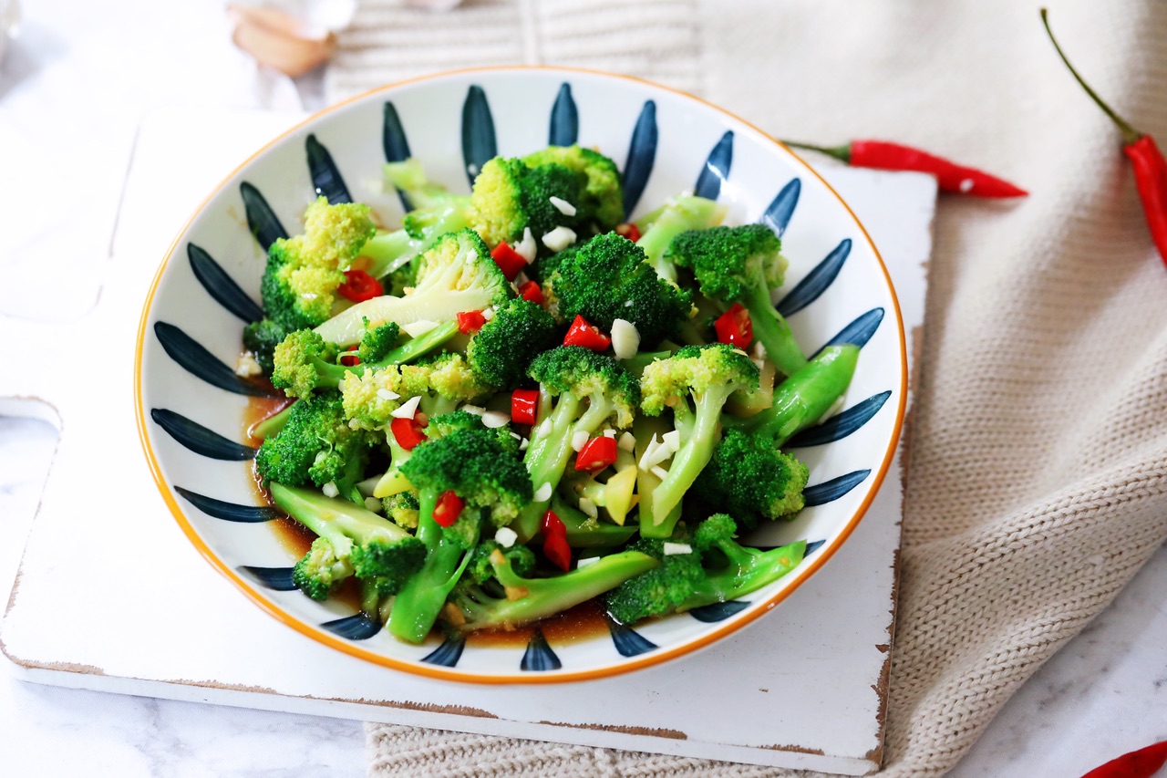 学我这样做蒜蓉西兰花保留西兰花原本味道更入味更好吃