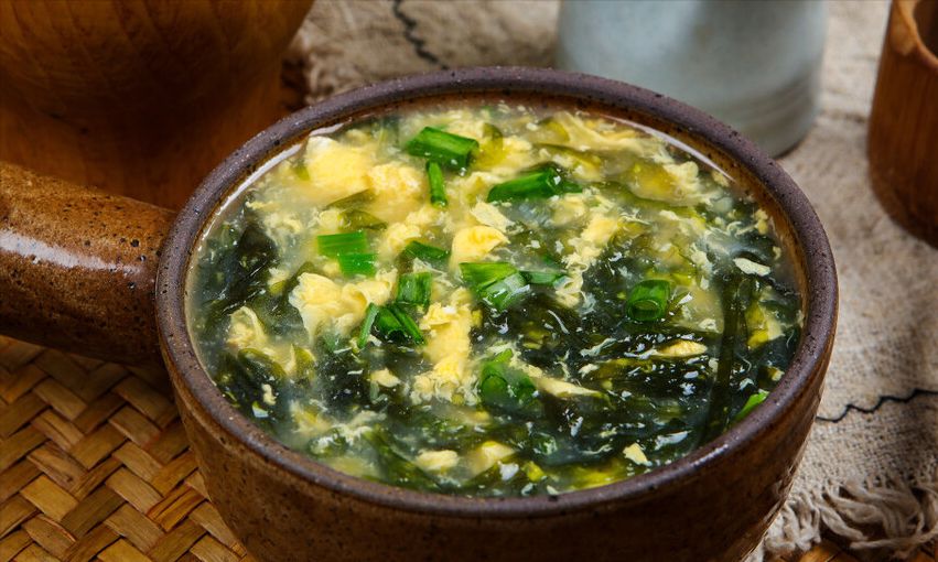 做紫菜蛋花汤紫菜用不着下锅教你地道做法紫菜汤又鲜又香