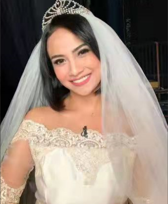 28岁歌手突遇车祸,车速190迈甩出当场死亡,三口仅儿子活着休闲区蓝鸢梦想 - Www.slyday.coM 28岁歌手突遇车祸,车速190迈甩出当场死亡,三口仅儿子活着休闲区蓝鸢梦想 - Www.slyday.coM