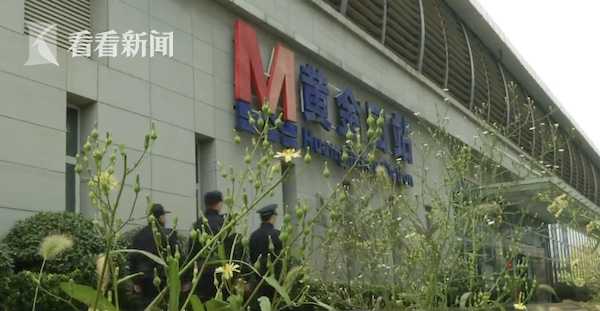 男子连打10次110举报自己猥亵17岁女孩！结果竟是这样休闲区蓝鸢梦想 - Www.slyday.coM