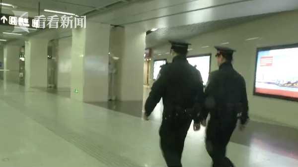 男子连打10次110举报自己猥亵17岁女孩！结果竟是这样休闲区蓝鸢梦想 - Www.slyday.coM