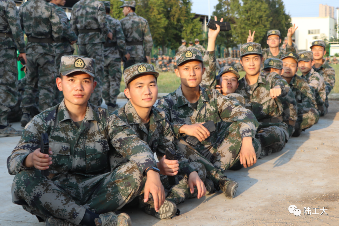 军校学员入学前后对比照上线