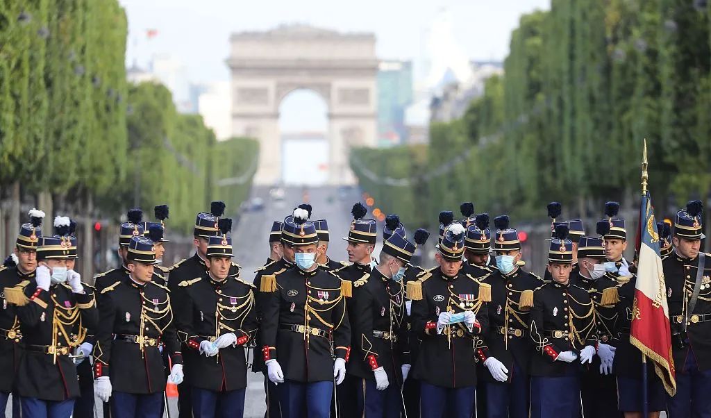 2020年7月14日，参加法国国庆阅兵式的士兵。（图源：人民视觉）