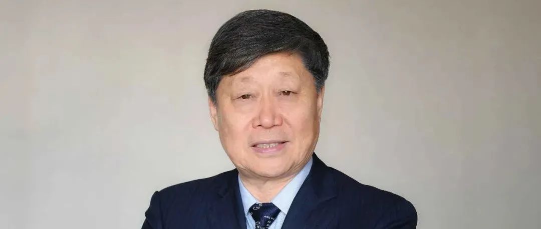 张瑞敏主动请辞：舵手归隐，传奇永不谢幕