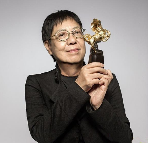 许鞍华因第一炉香被质疑却不知她一生奉献给电影一生未婚