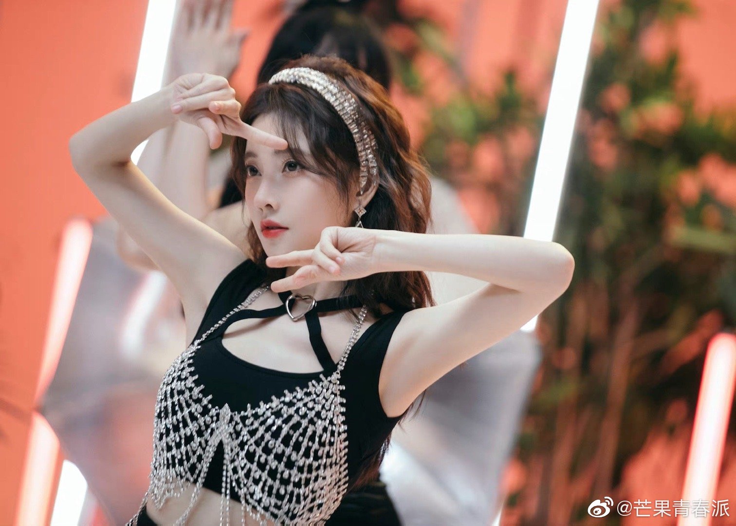 提莫这次舞蹈好飒!爱了爱了|舞蹈|冯提莫_新浪新闻