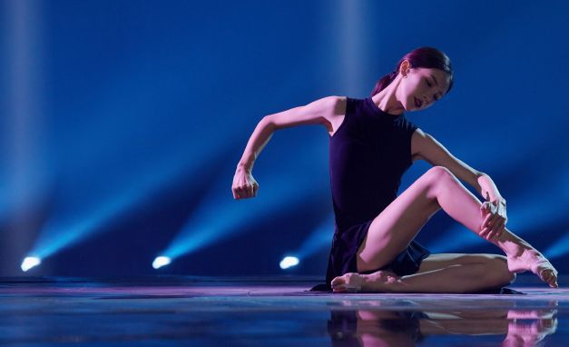 金晨光脚跳舞燃炸全场身材曲线简直绝了网友女神太美了