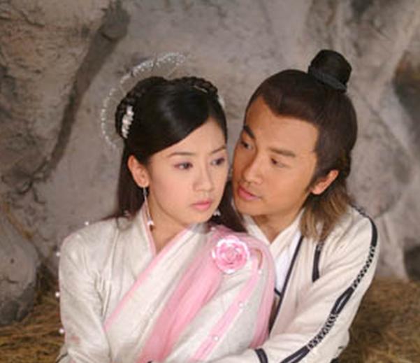 赵敏与周芷若张无忌选择妖女赵敏只因发现周芷若并不爱他