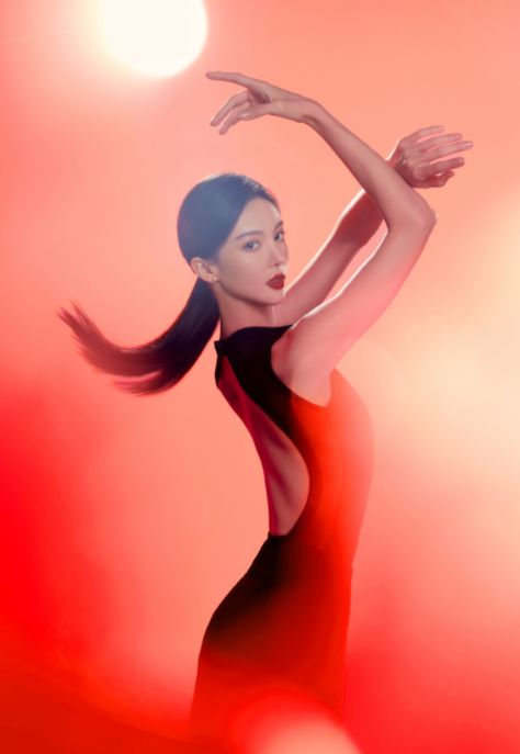 金晨光脚跳舞燃炸全场身材曲线简直绝了网友女神太美了