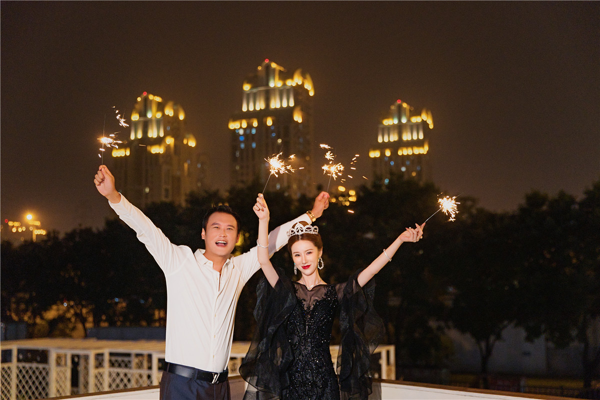 国安徐云龙大婚牵手模特王骞钤热恋女友成最美新娘热心公益活动