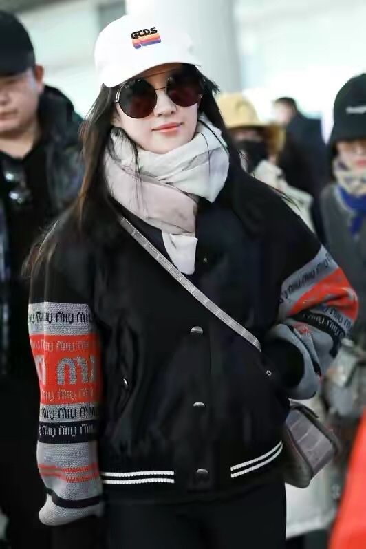 刘亦菲用脸撑起衣服老气羽绒服也穿得清新脱俗果然气质美女