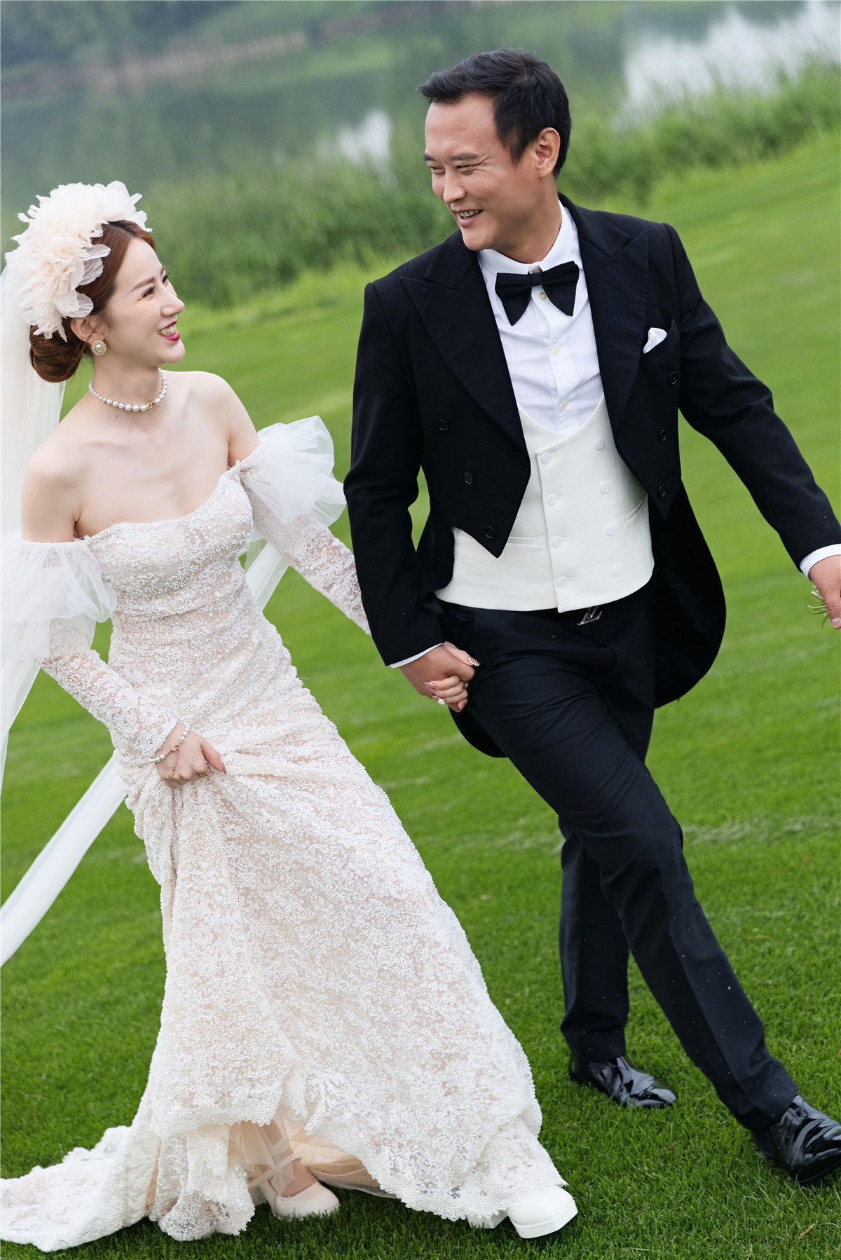 国安徐云龙大婚牵手模特王骞钤热恋女友成最美新娘热心公益活动