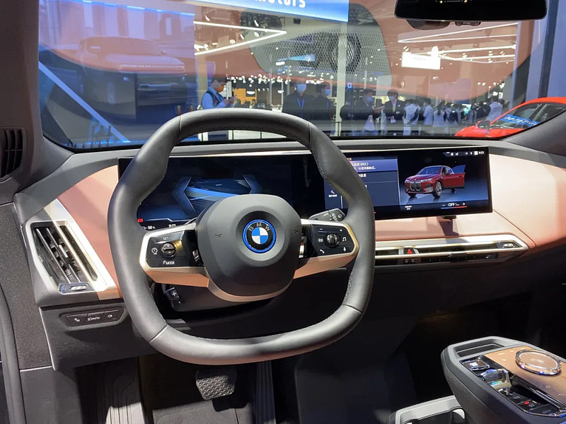 玩转进博会体验宝马idrive8比起idrive7只是更好看了