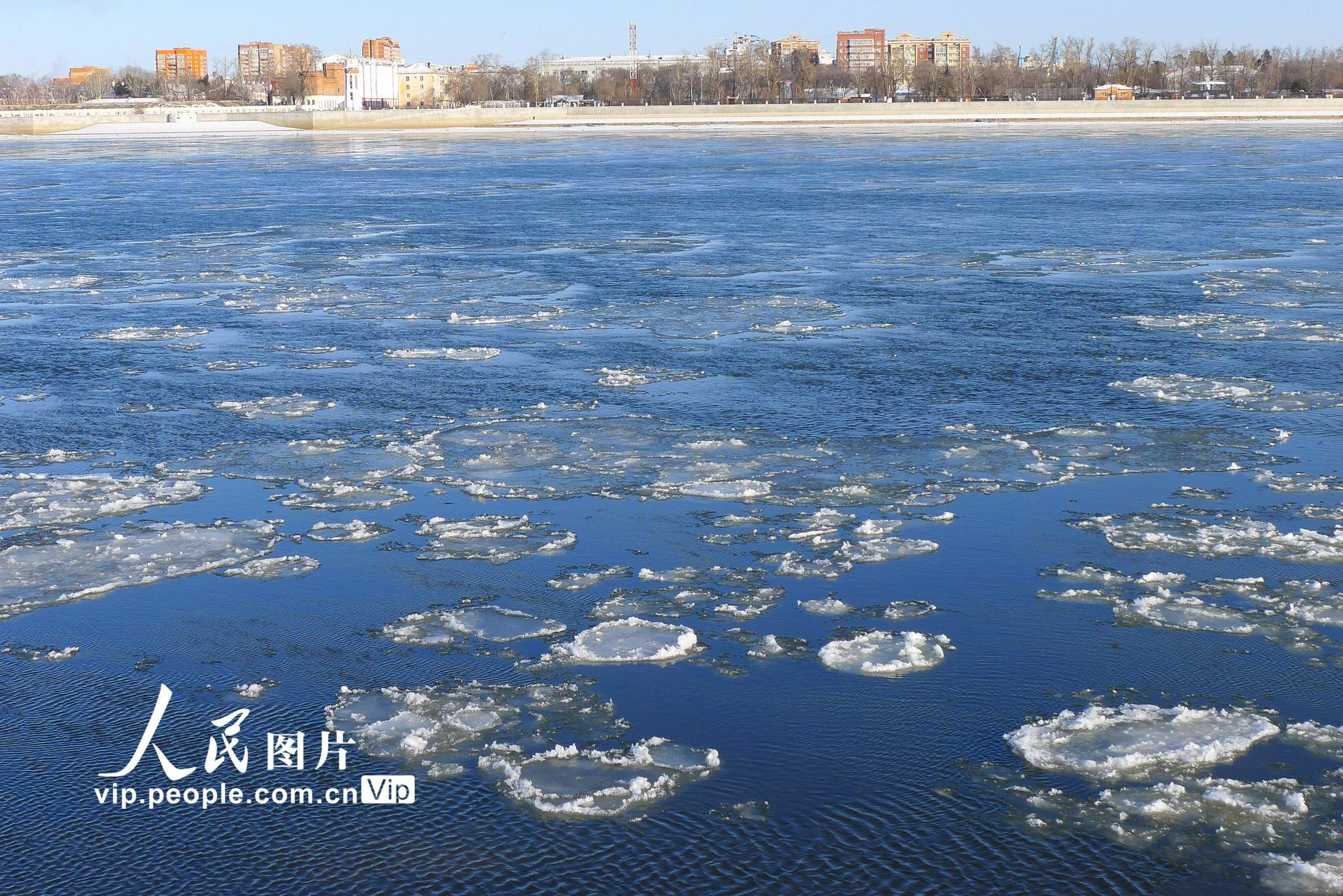 黑龙江每年有两次流冰期,春季开江流冰期短流速快,冬