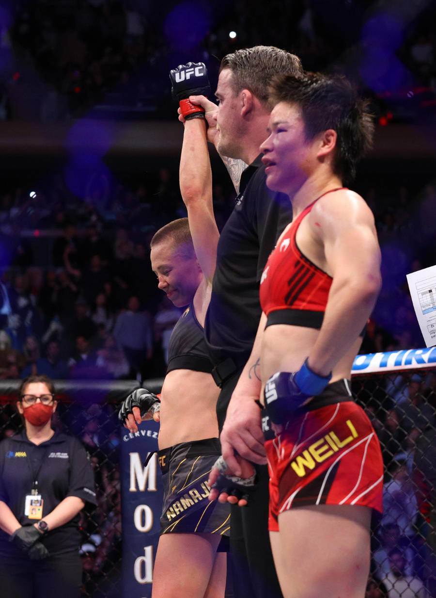 张伟丽二番战不敌罗斯赛后微笑面对遗憾