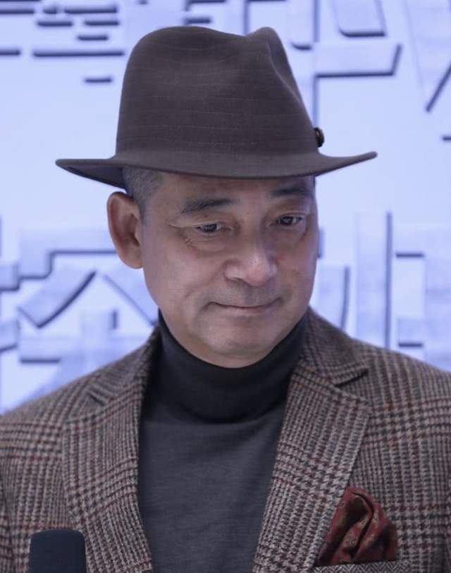 64岁戏骨林栋甫被曝开出租车,主动帮乘客提行李,称是在体验生活