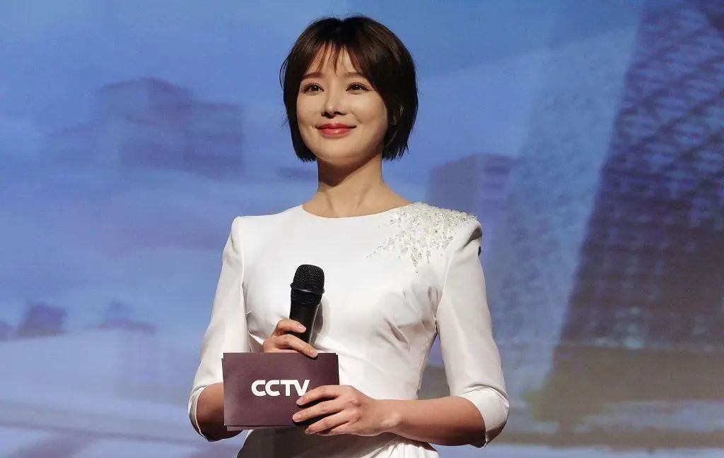 和秦岚抢老公闪婚后却长期分居独自产检这位最美央视女主持终于后悔了