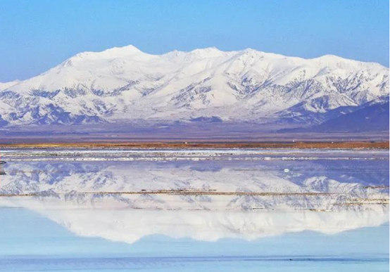 雪后的茶卡盐湖美翻了