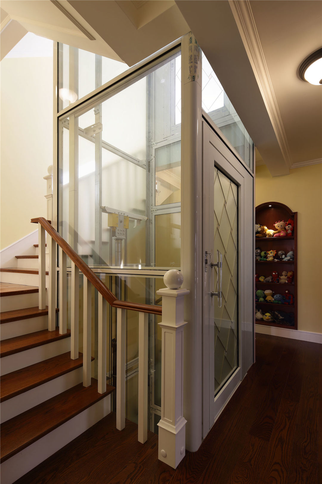 560平方米的美式大别墅观光电梯上下楼享受绝佳观景体验