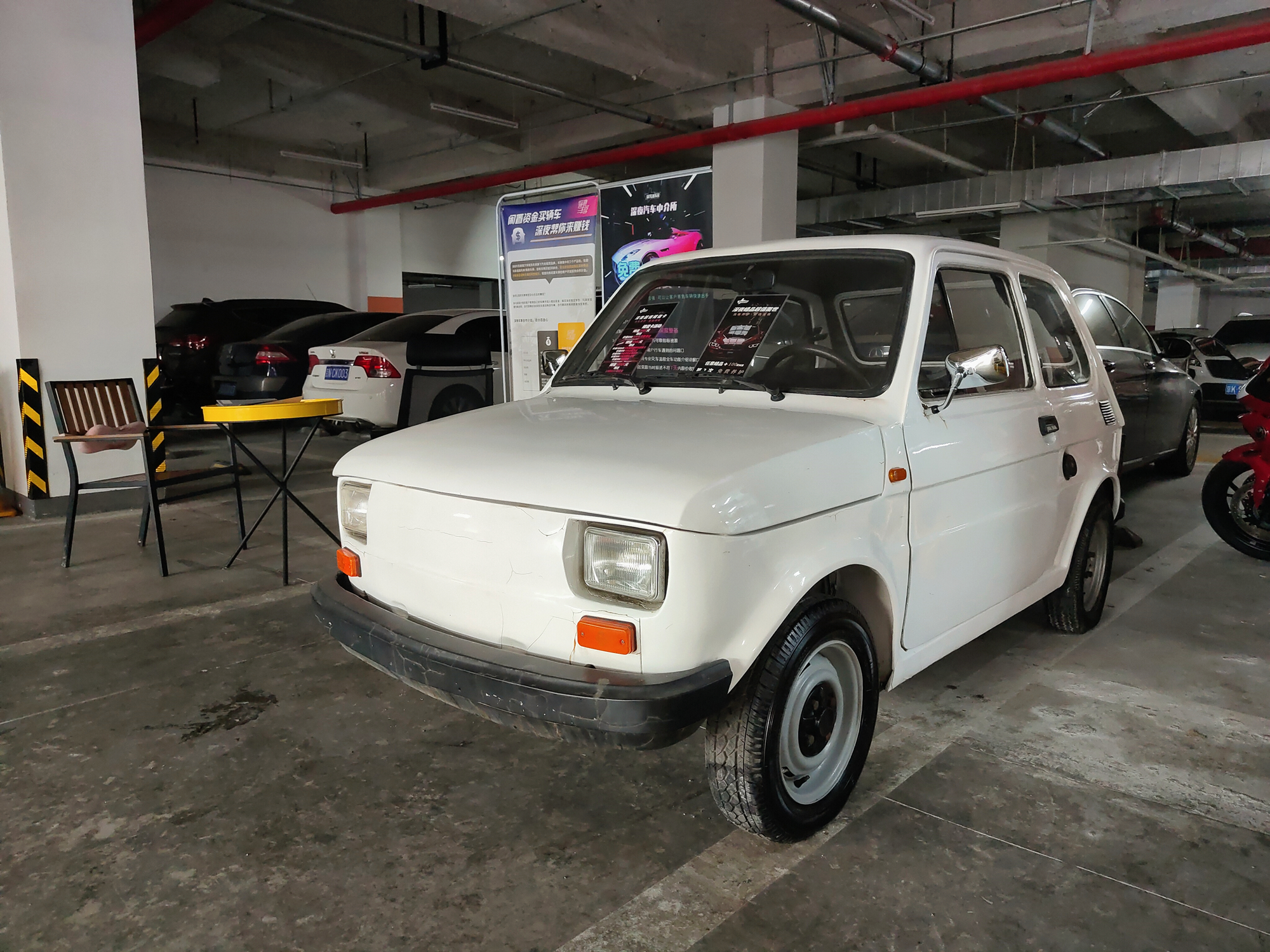 经典车实拍菲亚特126p昔日小土豆当年万元户标配