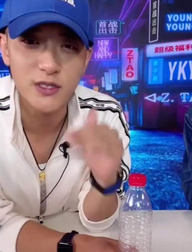 28岁男星带货被酸掉价,直播咆哮回应三观正,4小时卖1.2亿超能赚休闲区蓝鸢梦想 - Www.slyday.coM 28岁男星带货被酸掉价,直播咆哮回应三观正,4小时卖1.2亿超能赚休闲区蓝鸢梦想 - Www.slyday.coM