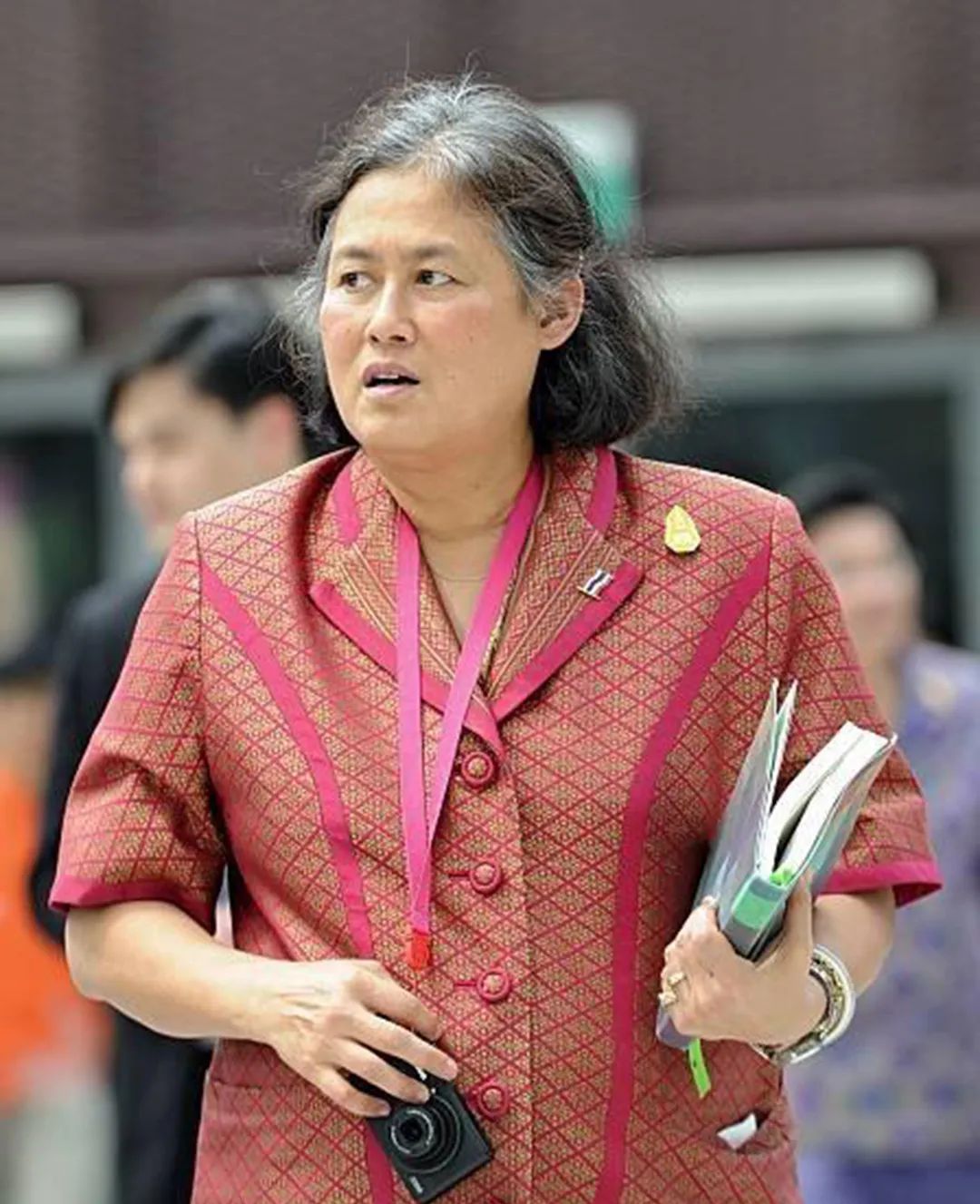 帕查拉公主一头短发出席公务信心满满王者风范碾压提帮功王子