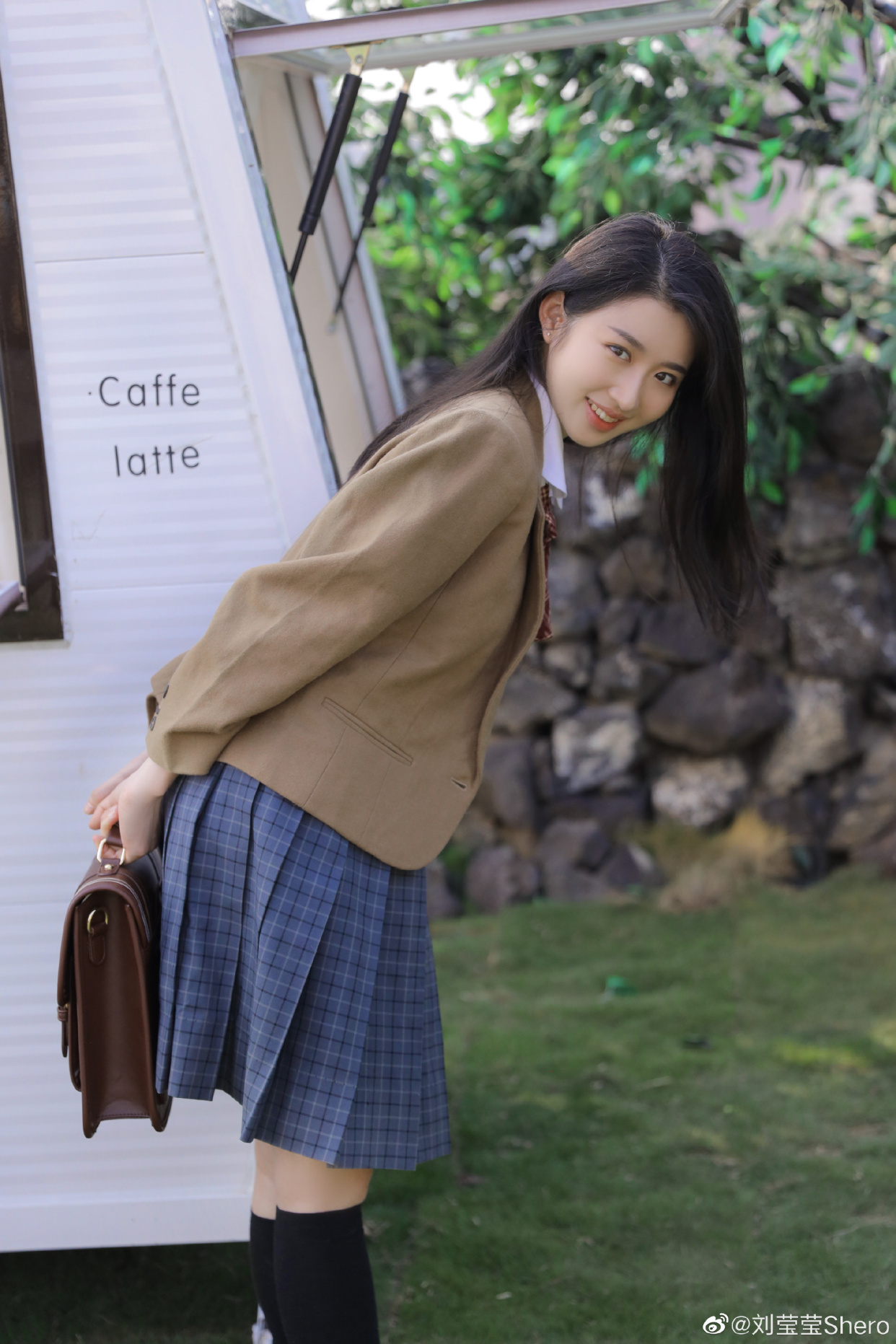 刘莹莹终成康家过客__财经头条